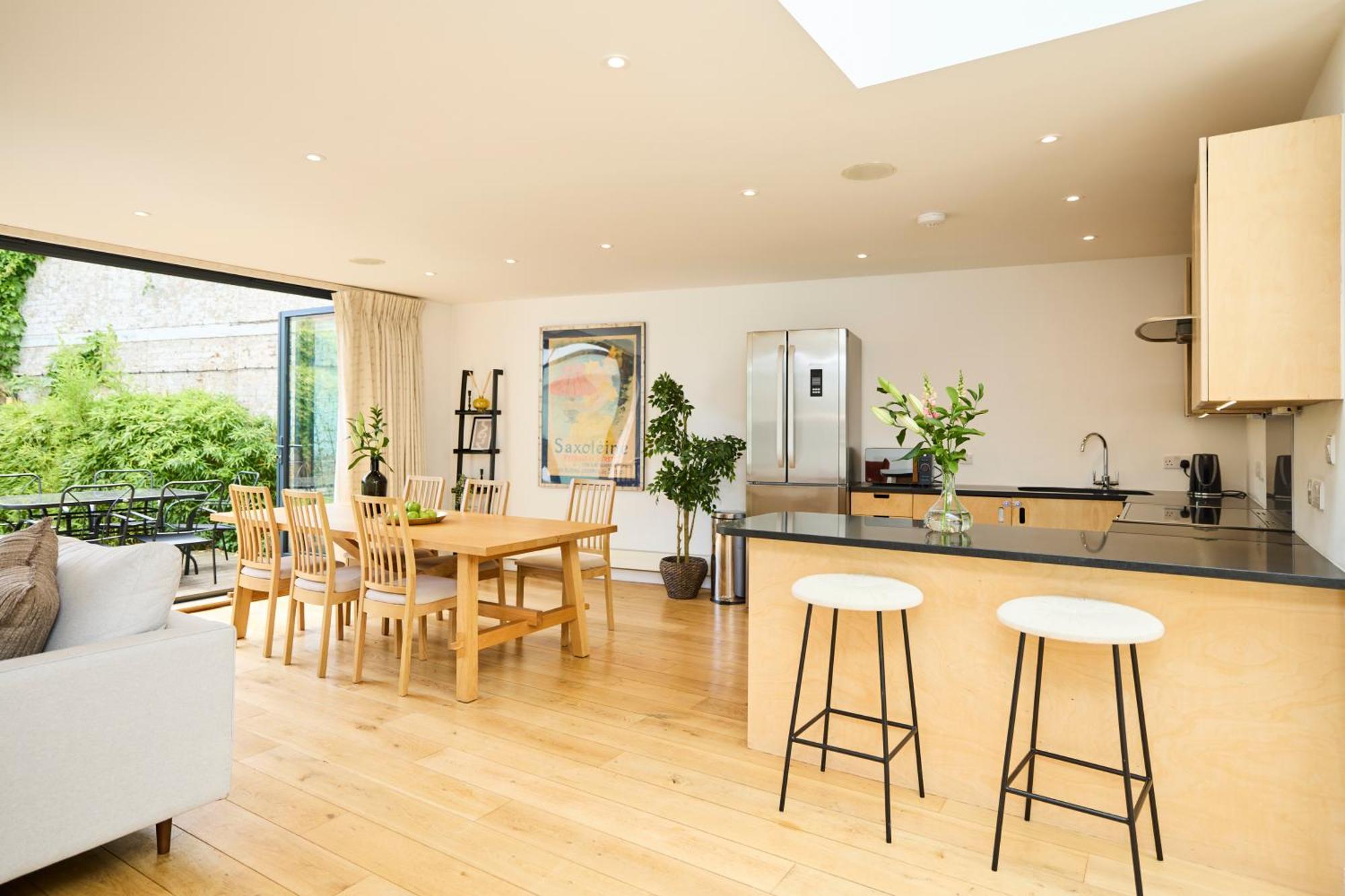 Appartamento The Putney Wonder - Dazzling 3Bdr Flat With Garden Londra Esterno foto