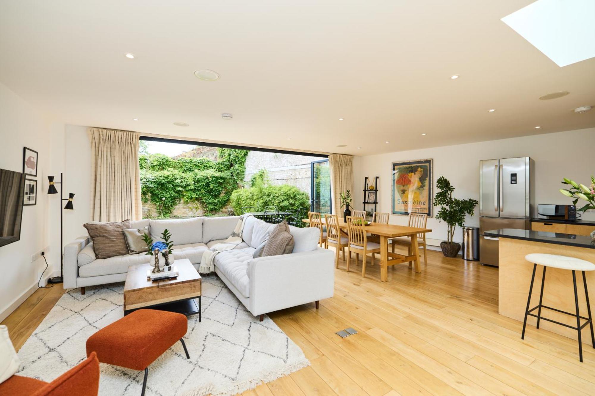 Appartamento The Putney Wonder - Dazzling 3Bdr Flat With Garden Londra Esterno foto