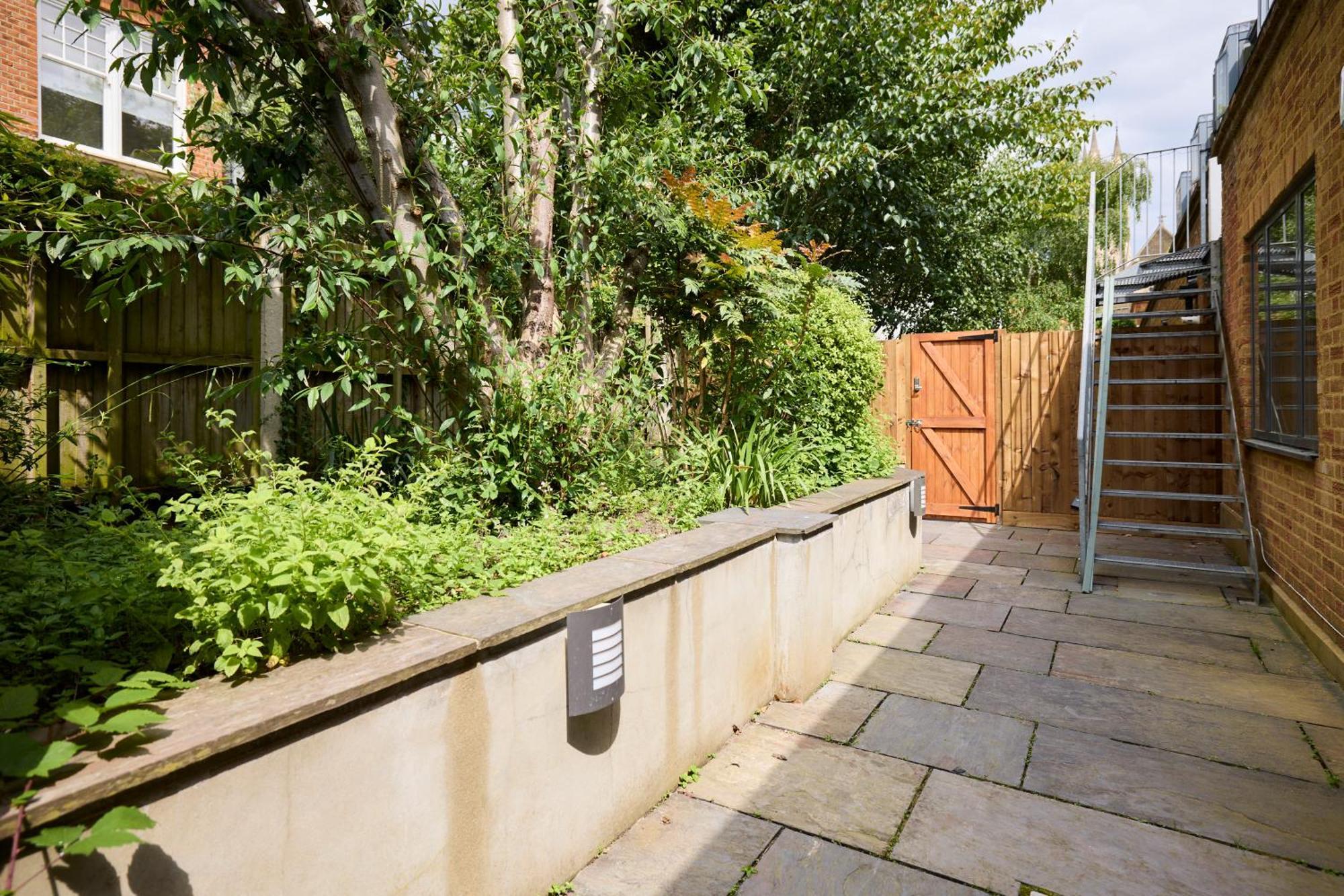 Appartamento The Putney Wonder - Dazzling 3Bdr Flat With Garden Londra Esterno foto