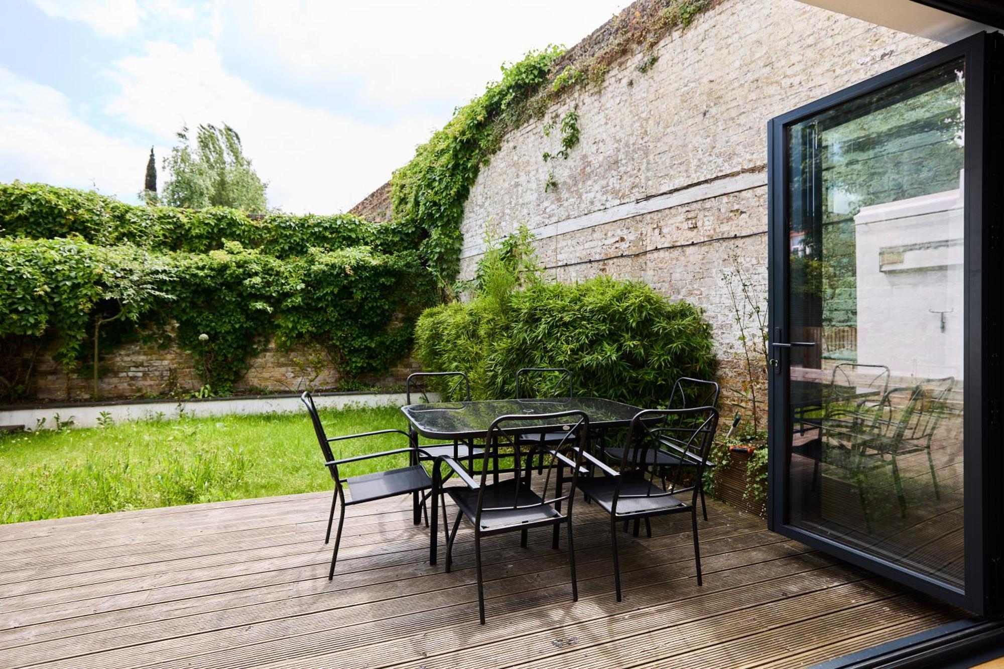 Appartamento The Putney Wonder - Dazzling 3Bdr Flat With Garden Londra Esterno foto